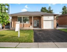29 CHIPPER CRESCENT, Toronto, Ontario