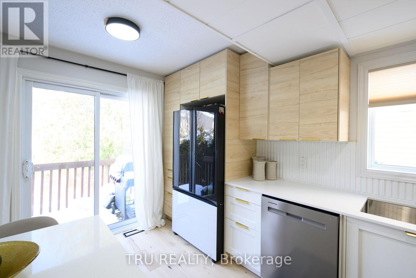 49 Florizel Avenue, Ottawa, Ontario  K2H 9R1 - Photo 13 - X12183350