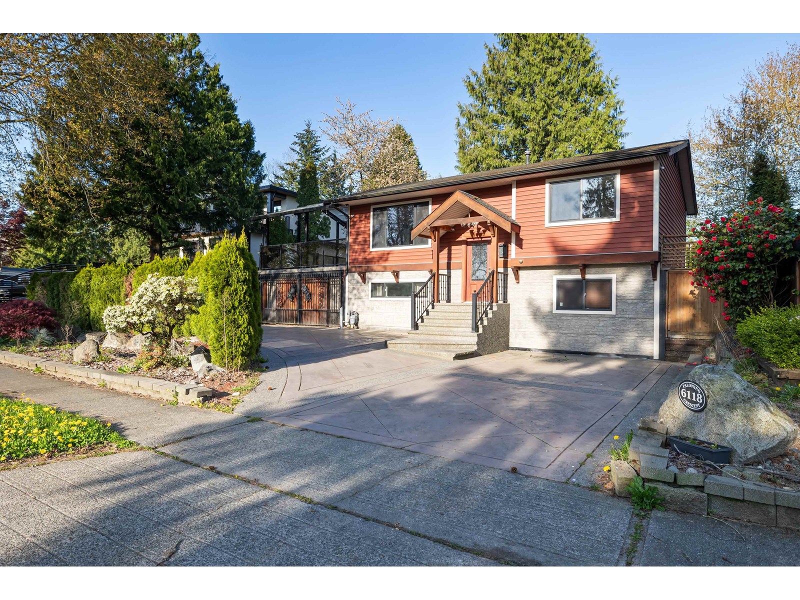6118 PALOMINO CRESCENT, Surrey, British Columbia