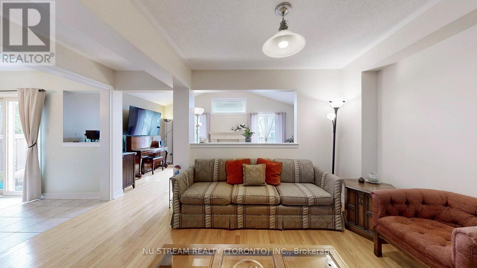 173 Downy Emerald Drive, Bradford West Gwillimbury (Bradford), Ontario  L3Z 0E6 - Photo 11 - N12210587