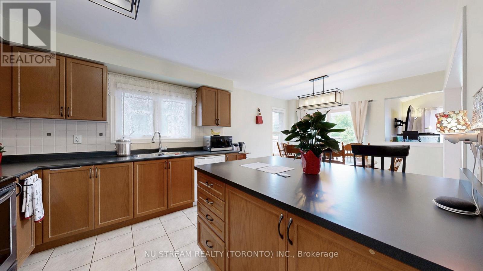 173 Downy Emerald Drive, Bradford West Gwillimbury (Bradford), Ontario  L3Z 0E6 - Photo 14 - N12210587