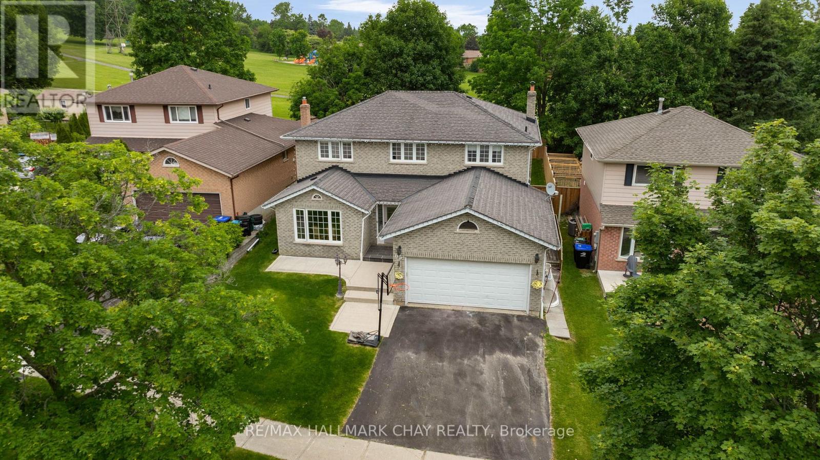 65 Imperial Crescent, Bradford West Gwillimbury (Bradford), Ontario  L3Z 2N8 - Photo 1 - N12210592