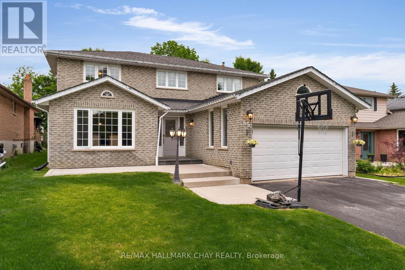 65 Imperial Crescent, Bradford West Gwillimbury (Bradford), Ontario  L3Z 2N8 - Photo 3 - N12210592
