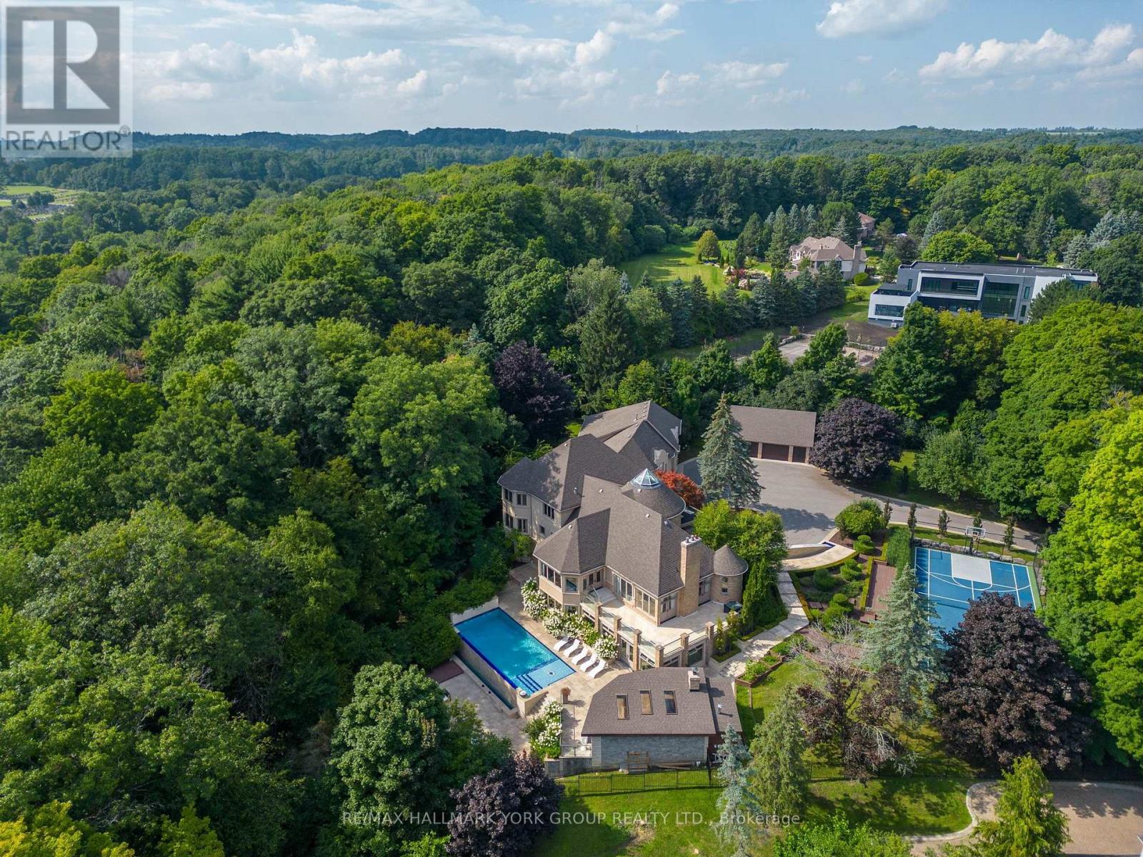 24 DEW DROP COURT, vaughan, Ontario