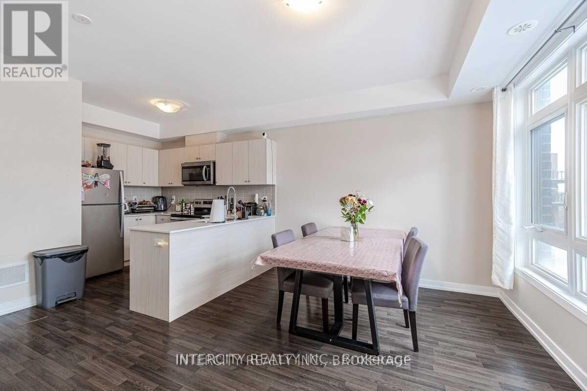 218 Dalhousie Street, Vaughan, Ontario  L4L 0L7 - Photo 8 - N12210650