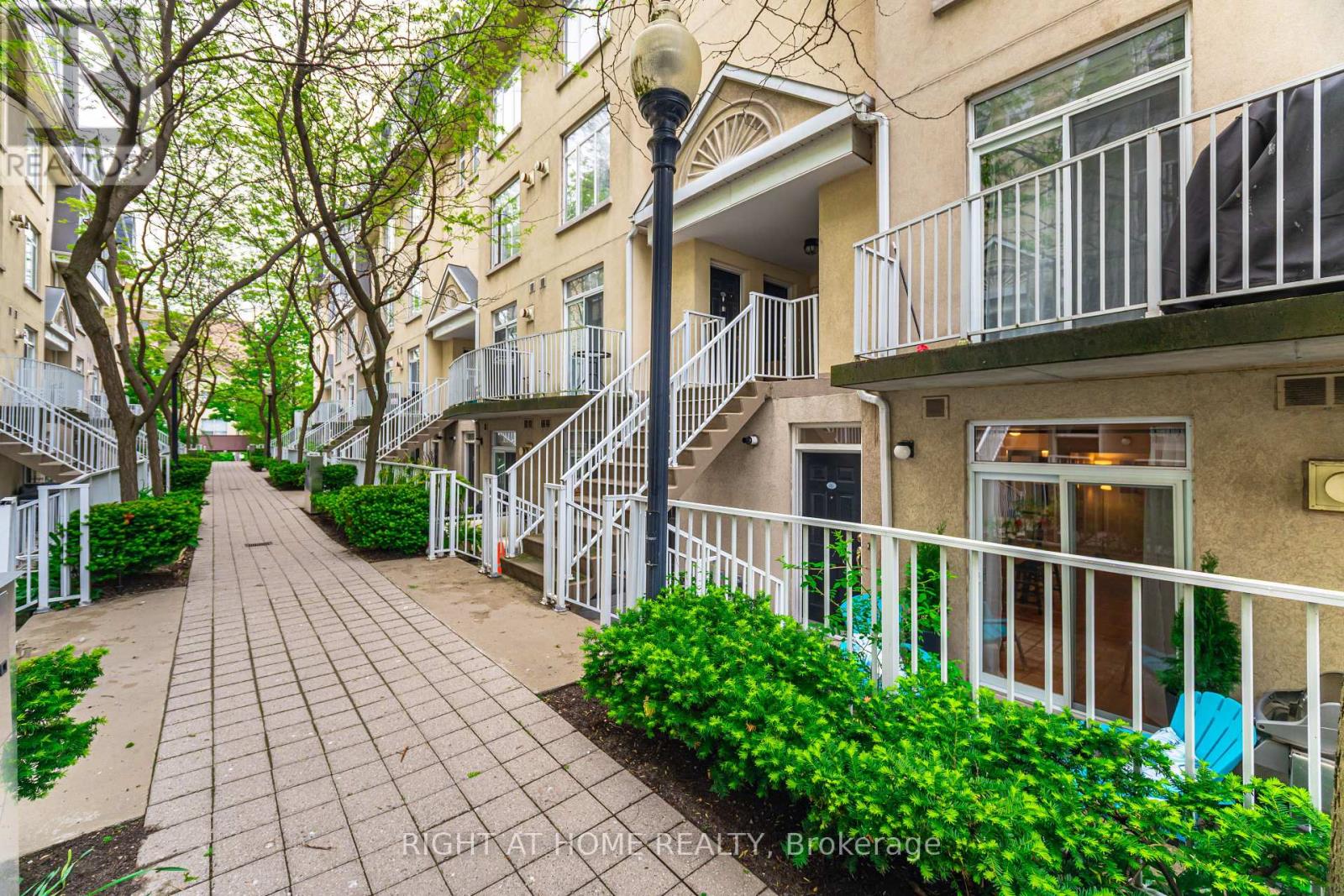 161 - 28 Stadium Road, Toronto (Niagara), Ontario  M5V 3P4 - Photo 18 - C12208077