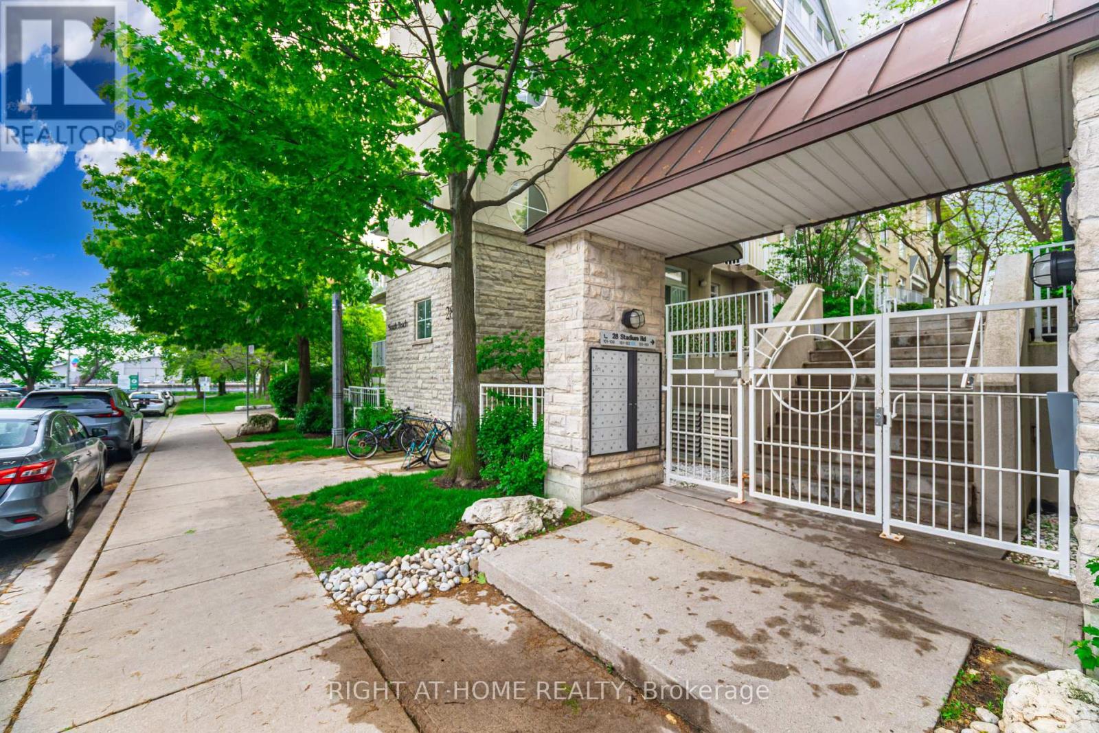 161 - 28 Stadium Road, Toronto (Niagara), Ontario  M5V 3P4 - Photo 19 - C12208077