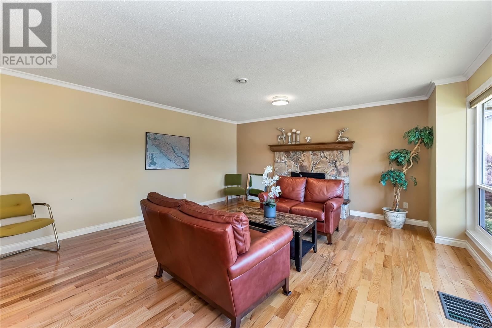 1808 Valencia Pl, Saanich, British Columbia  V8N 5W1 - Photo 9 - 1002949