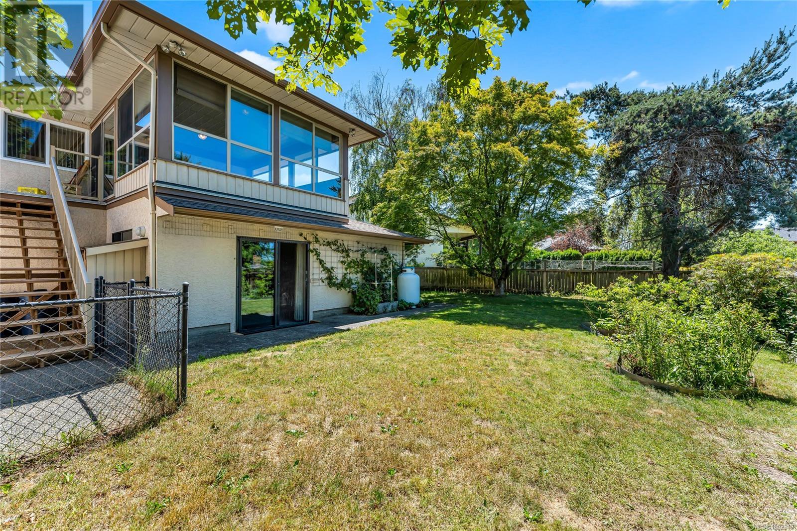 1808 Valencia Pl, Saanich, British Columbia  V8N 5W1 - Photo 44 - 1002949