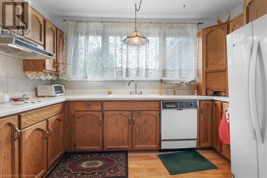 693 Upper James Street, Hamilton, Ontario  L9C 2Z7 - Photo 16 - 40739617