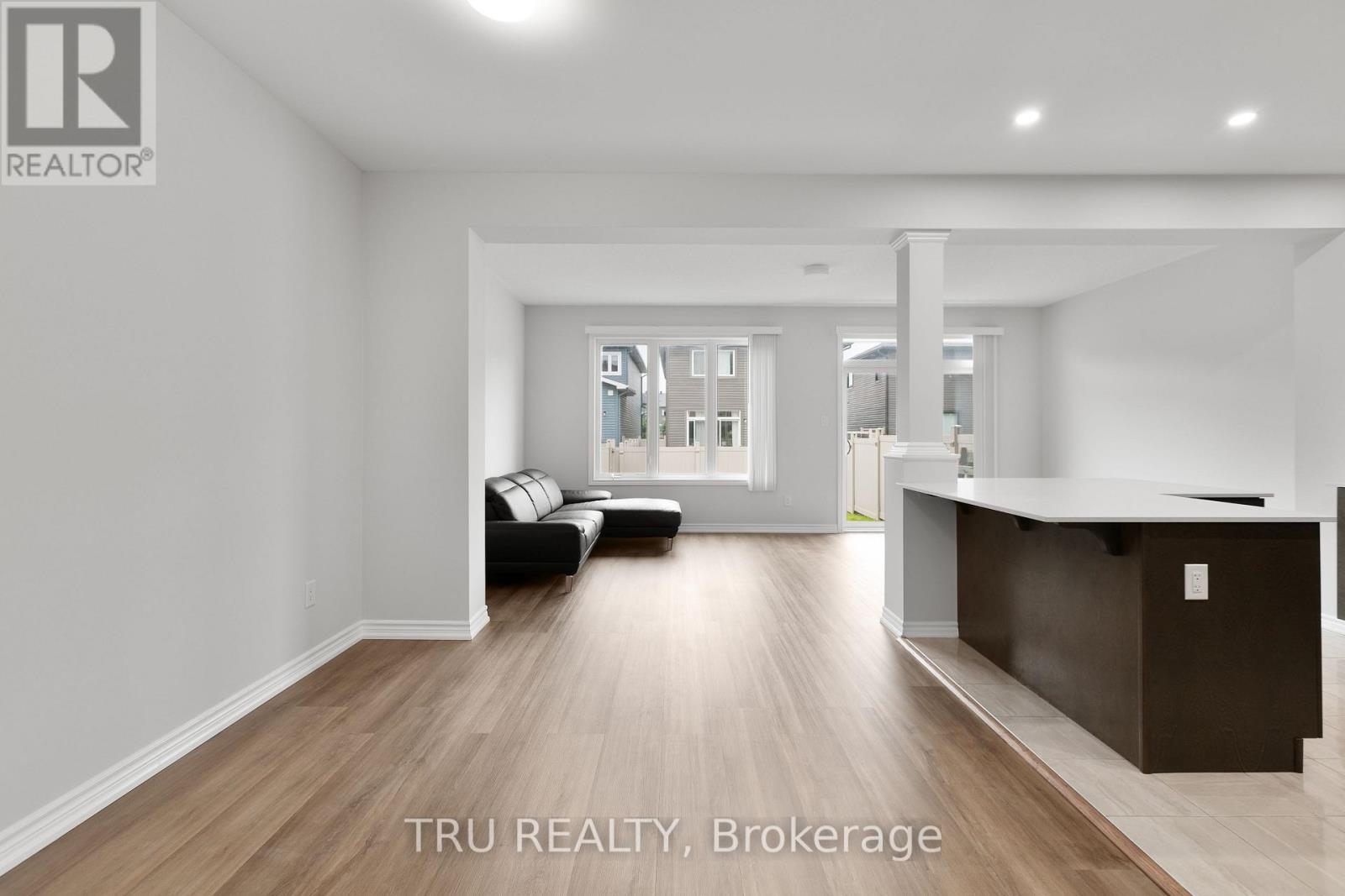 825 Brittanic Road, Ottawa, Ontario  K2V 0R6 - Photo 7 - X12210684