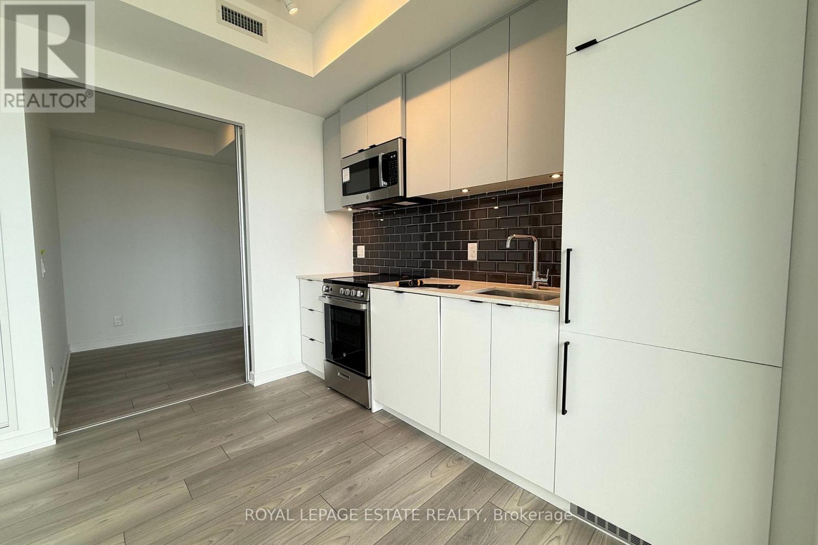 902 - 285 Dufferin St Street, Toronto (South Parkdale), Ontario  M6K 0J2 - Photo 5 - W12208653