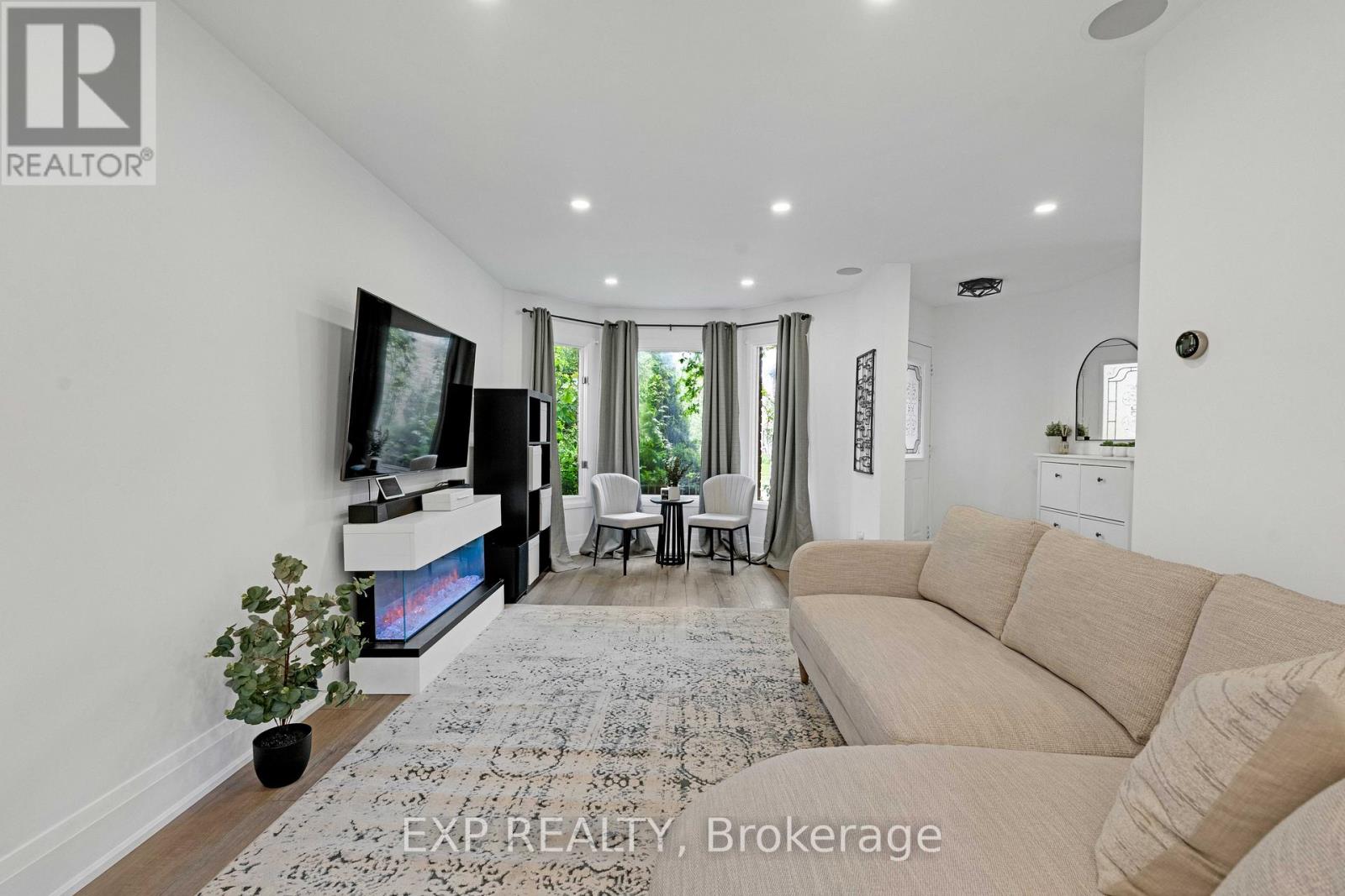 1674 Princelea Place, Mississauga, Ontario  L5M 3P5 - Photo 6 - W12203624