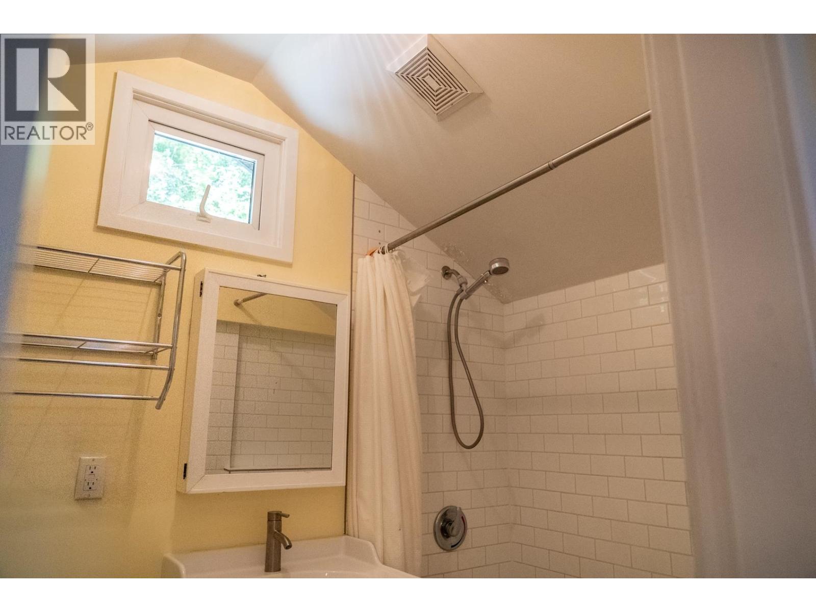 9907 Gowlland Point Road, Pender Island, British Columbia  V0N 2M3 - Photo 28 - R3013553