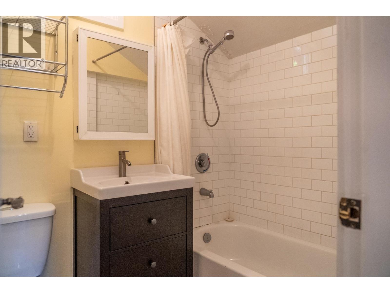 9907 Gowlland Point Road, Pender Island, British Columbia  V0N 2M3 - Photo 27 - R3013553