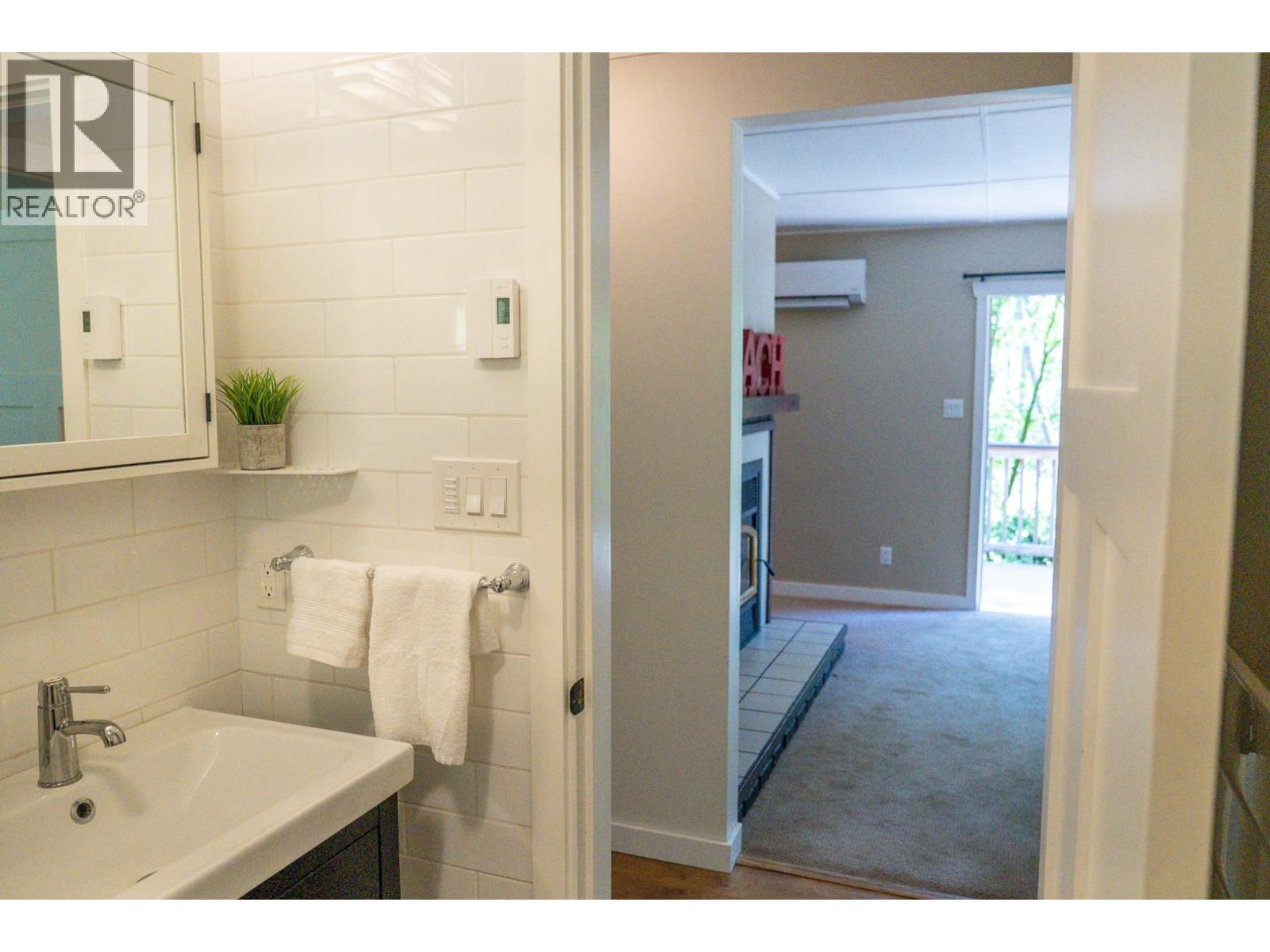 9907 Gowlland Point Road, Pender Island, British Columbia  V0N 2M3 - Photo 19 - R3013553