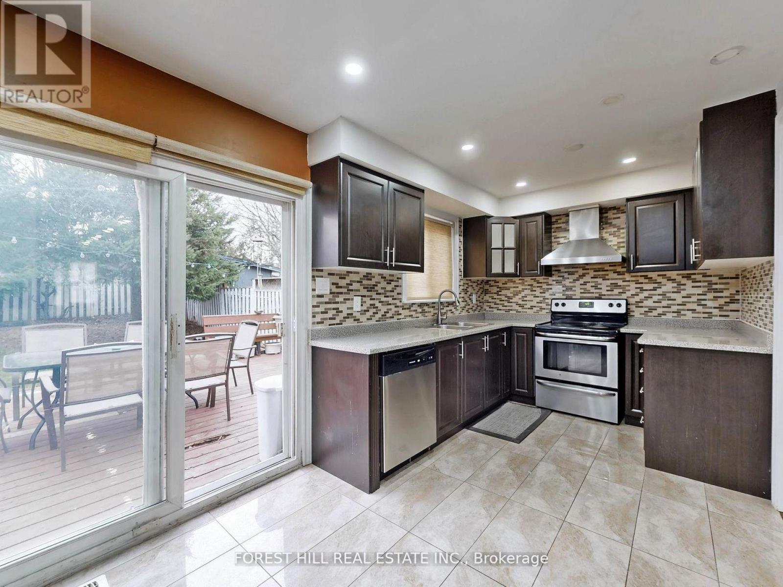 44 Herkley Drive N, Brampton, Ontario  L6V 2E8 - Photo 1 - W12210547