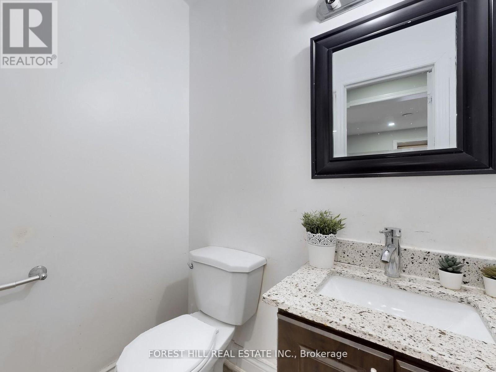 44 Herkley Drive N, Brampton, Ontario  L6V 2E8 - Photo 12 - W12210547