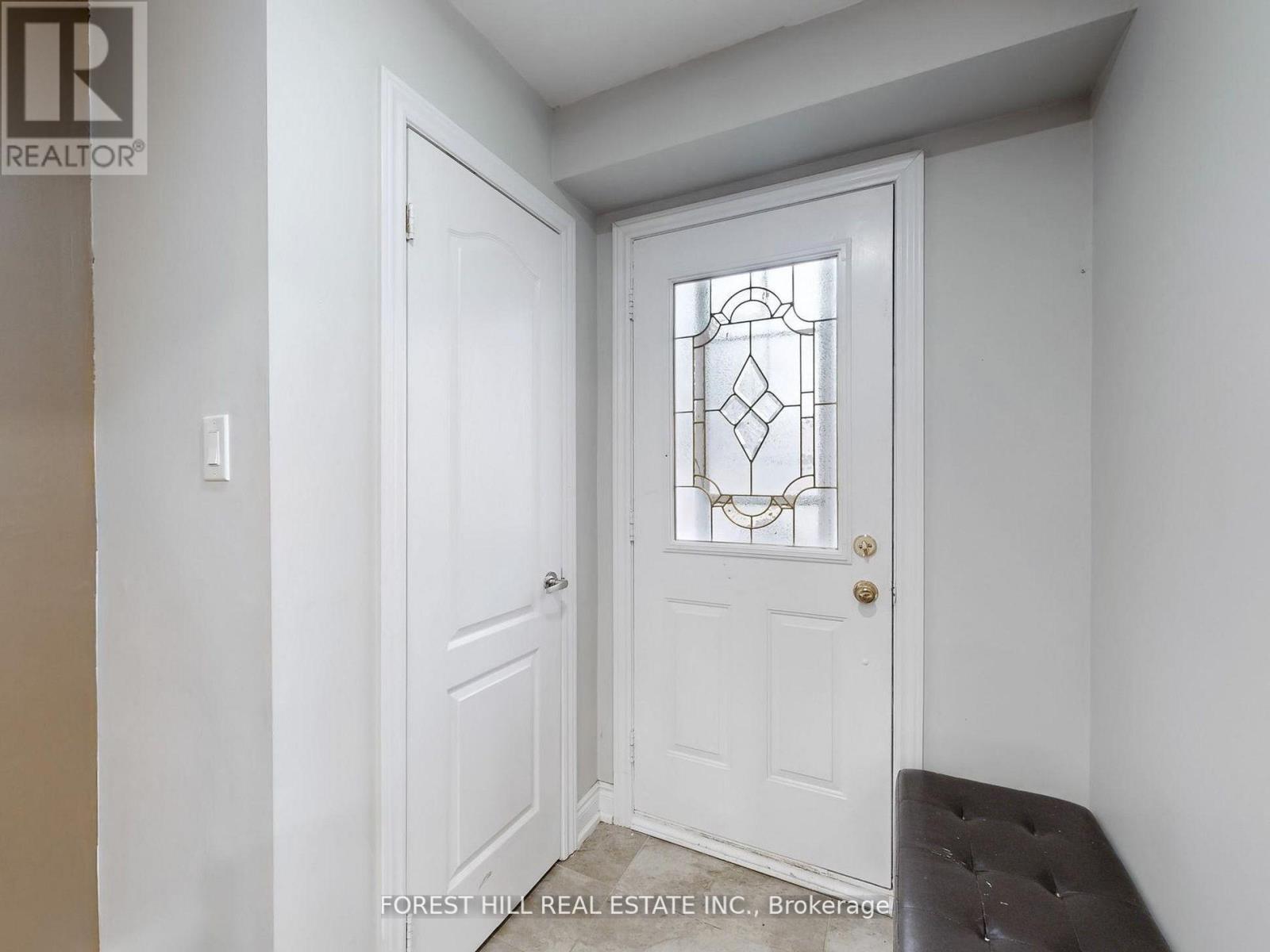 44 Herkley Drive N, Brampton, Ontario  L6V 2E8 - Photo 13 - W12210547