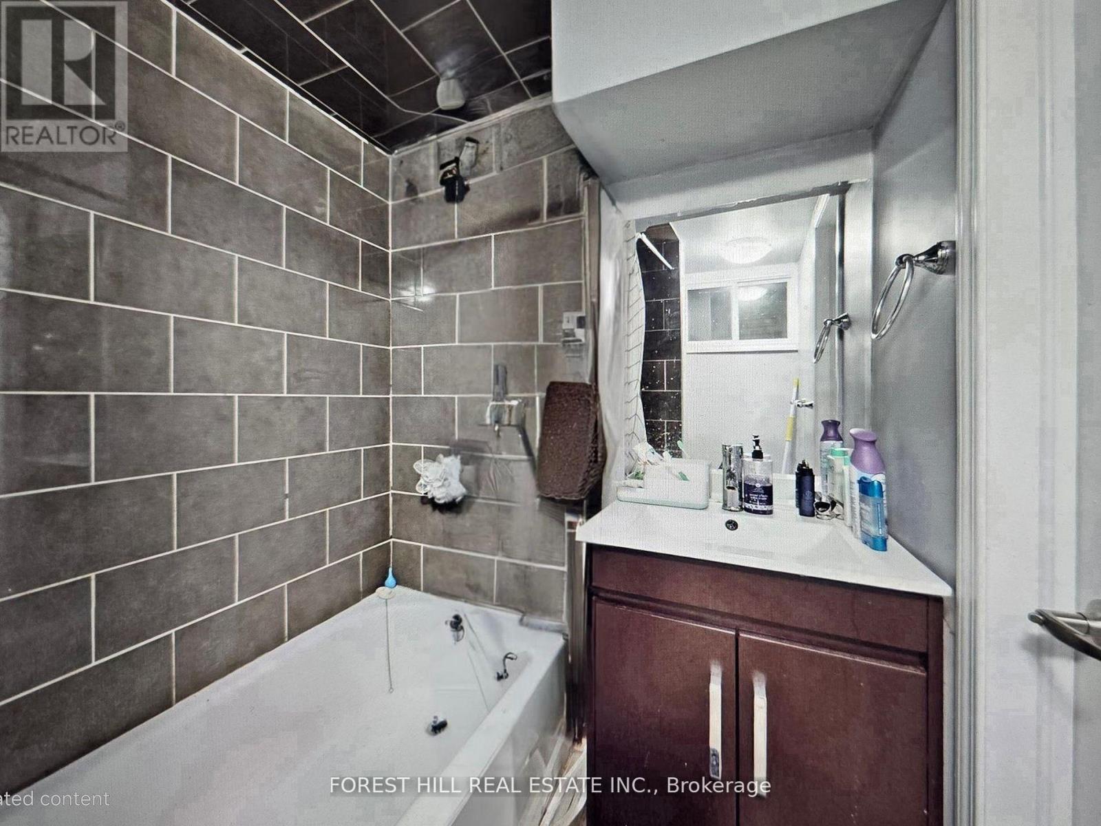 44 Herkley Drive N, Brampton, Ontario  L6V 2E8 - Photo 30 - W12210547