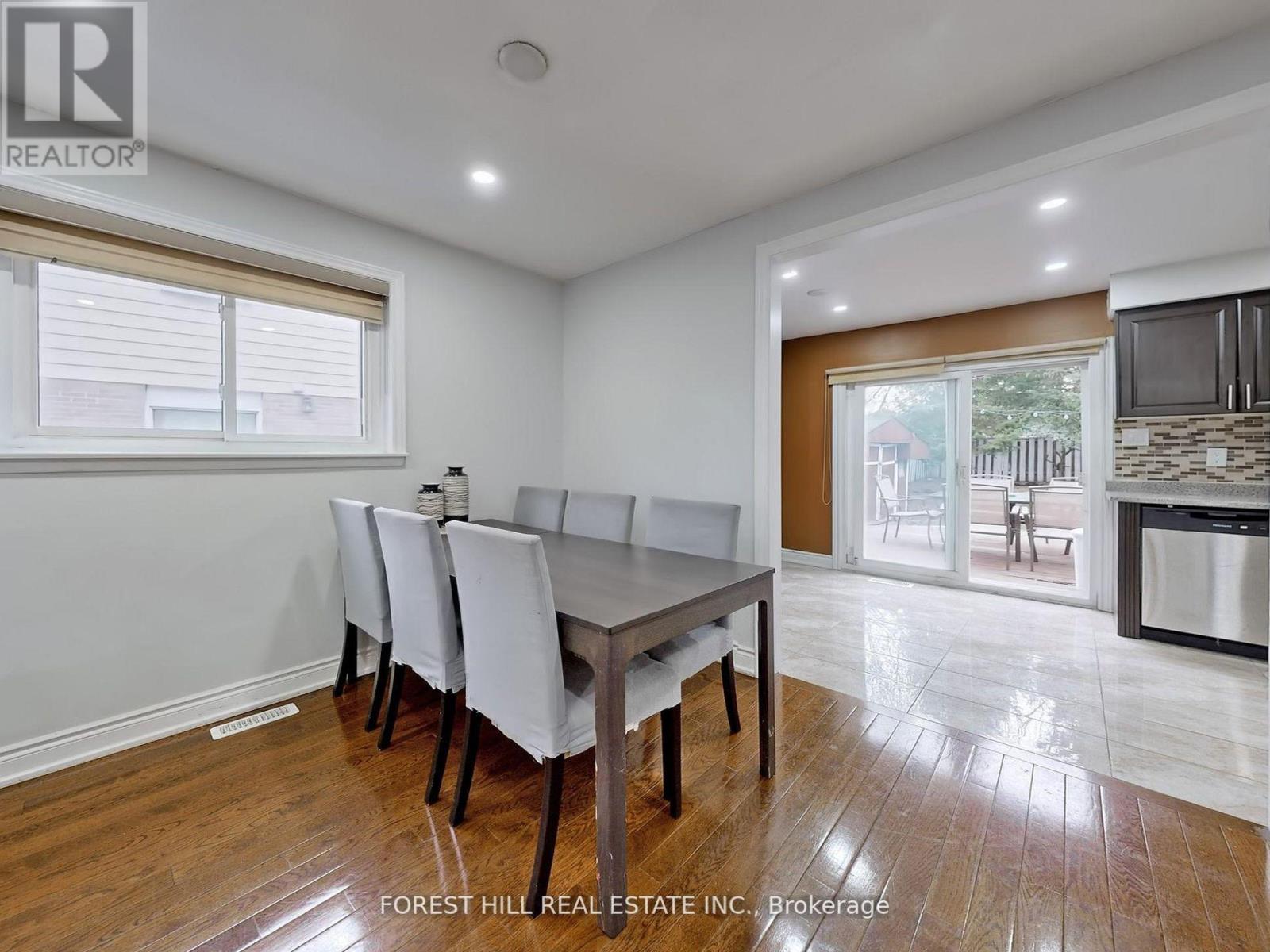 44 Herkley Drive N, Brampton, Ontario  L6V 2E8 - Photo 8 - W12210547