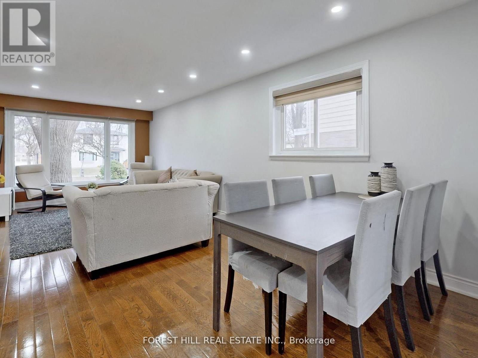 44 Herkley Drive N, Brampton, Ontario  L6V 2E8 - Photo 9 - W12210547