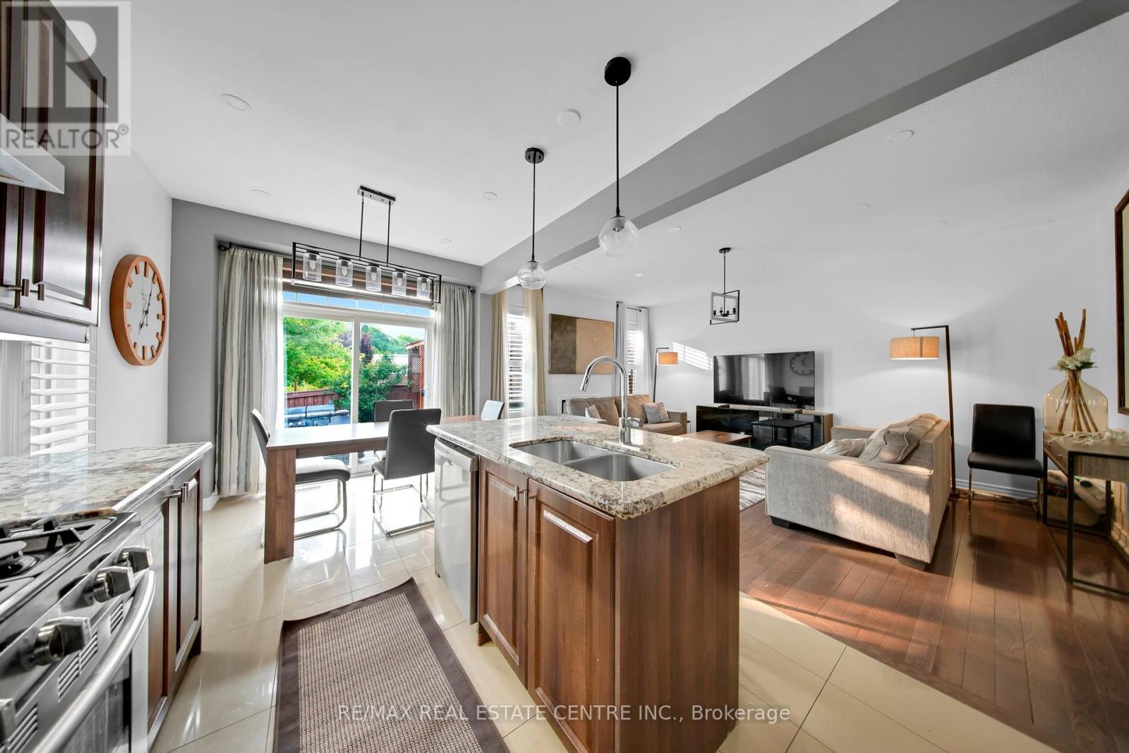 36 Bonnie Braes Drive, Brampton, Ontario  L6Y 0G8 - Photo 13 - W12210552