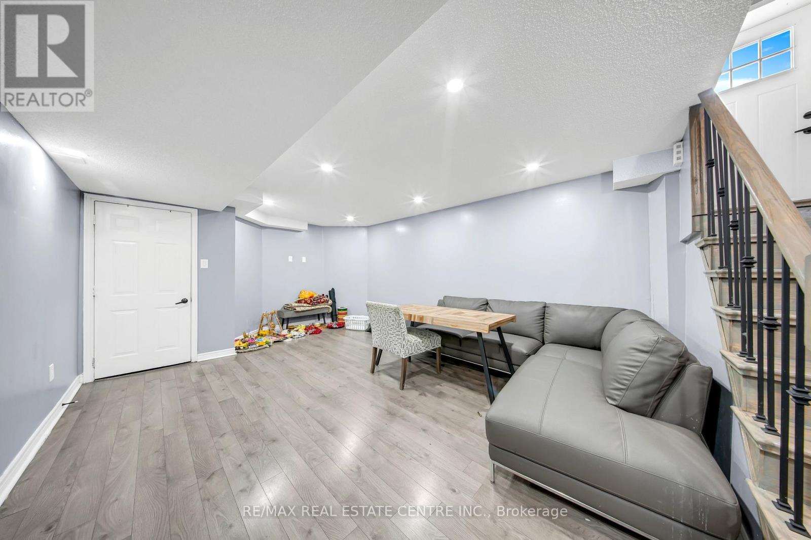 36 Bonnie Braes Drive, Brampton, Ontario  L6Y 0G8 - Photo 24 - W12210552