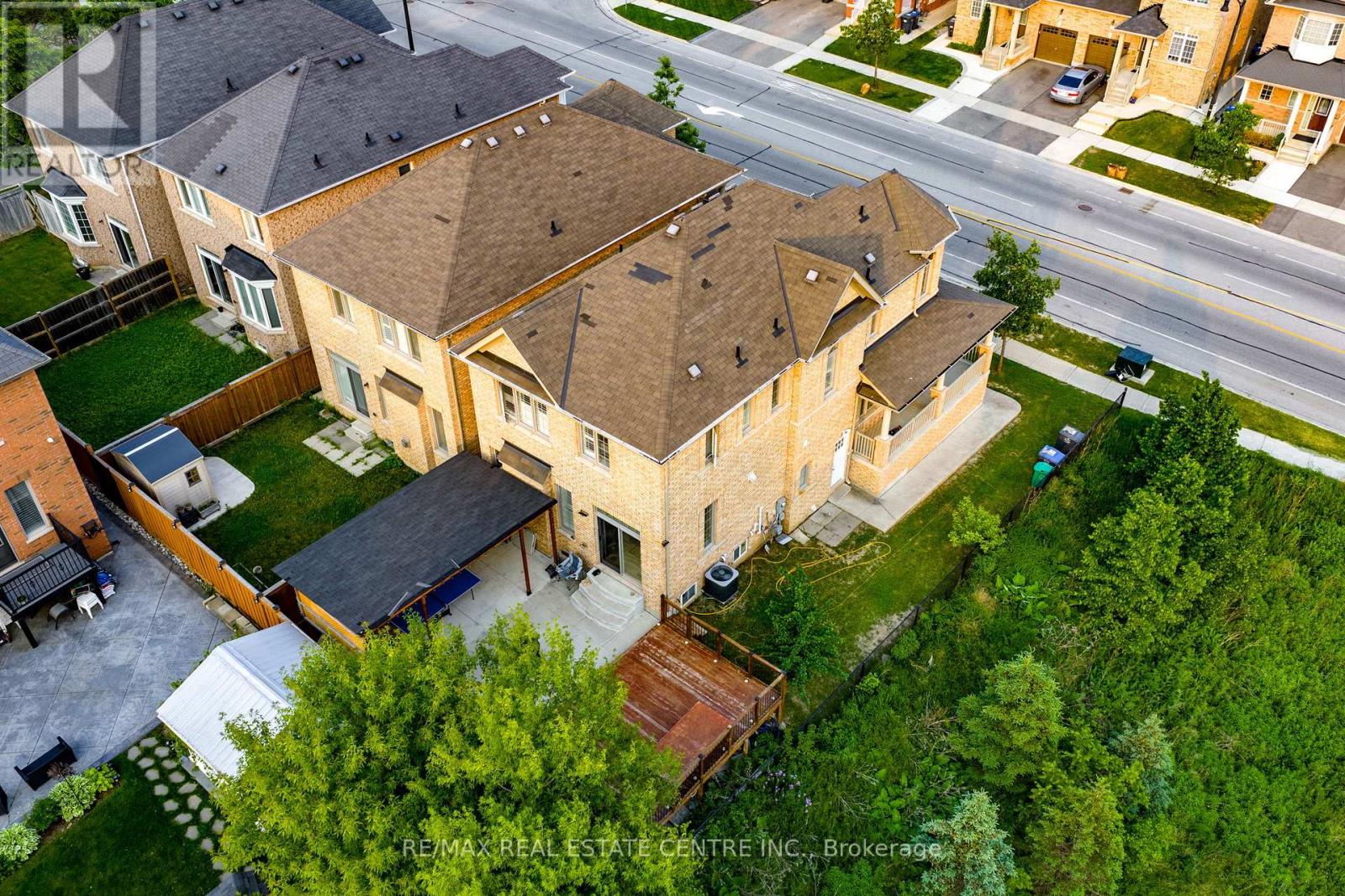 36 Bonnie Braes Drive, Brampton, Ontario  L6Y 0G8 - Photo 32 - W12210552