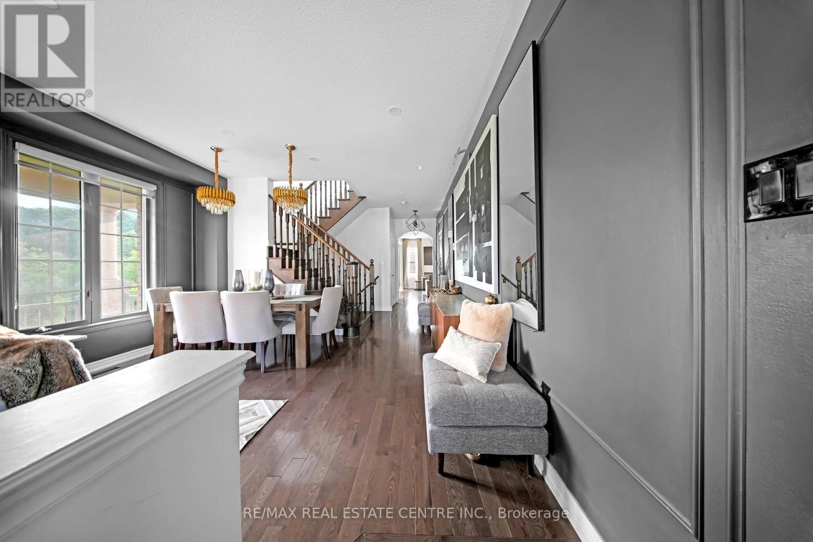 36 Bonnie Braes Drive, Brampton, Ontario  L6Y 0G8 - Photo 4 - W12210552