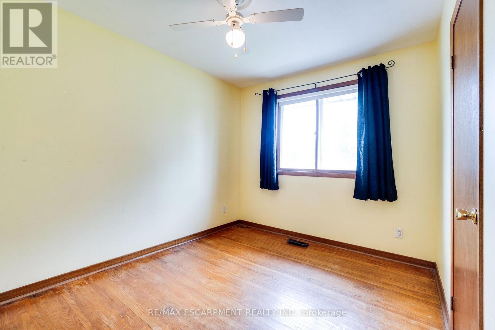 5349 Spruce Avenue, Burlington, Ontario  L7L 1N4 - Photo 20 - W12210556