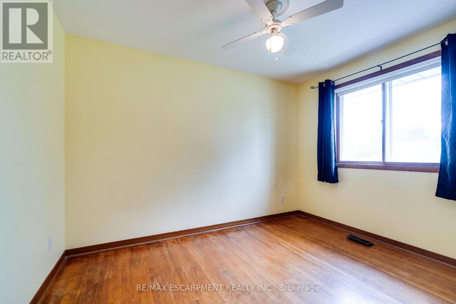 5349 Spruce Avenue, Burlington, Ontario  L7L 1N4 - Photo 21 - W12210556