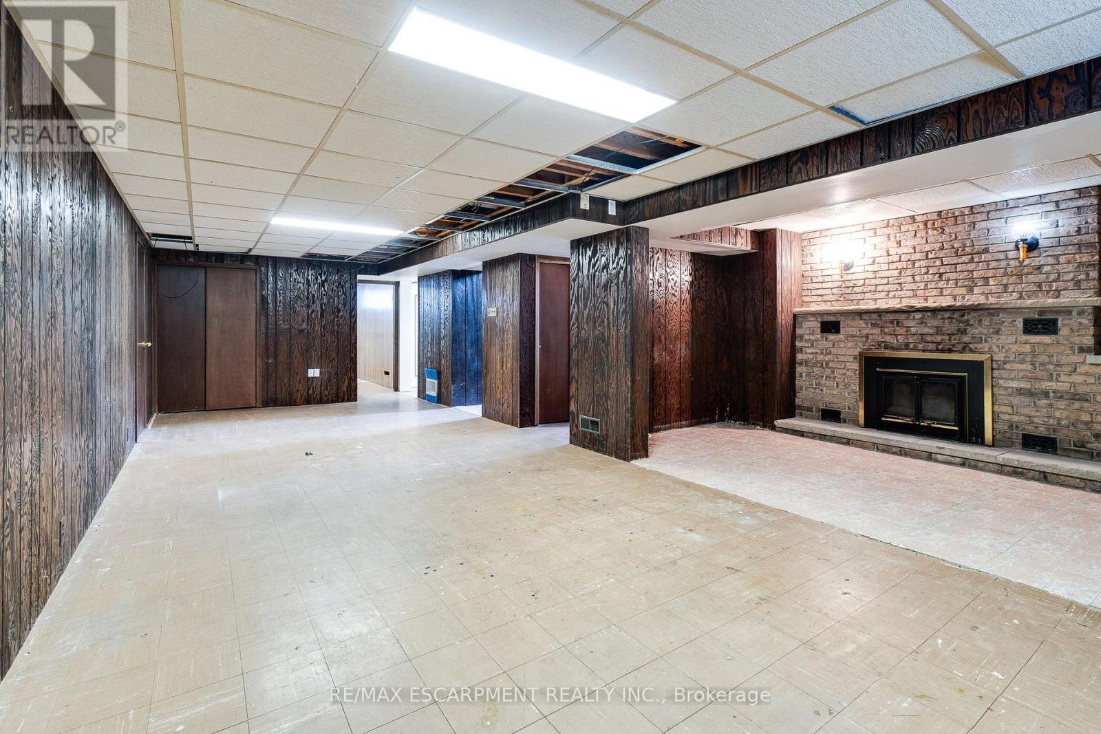 5349 Spruce Avenue, Burlington, Ontario  L7L 1N4 - Photo 25 - W12210556