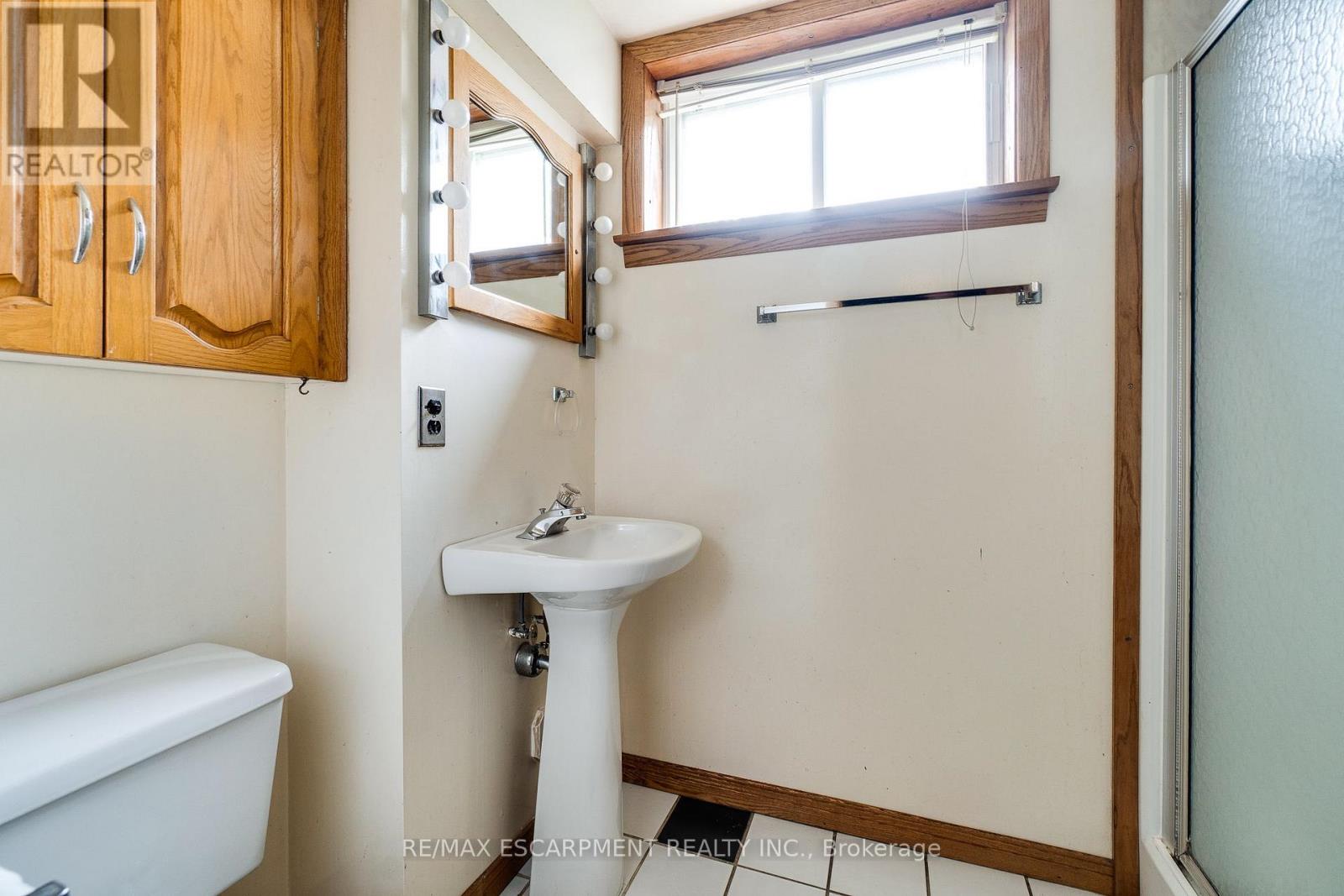 5349 Spruce Avenue, Burlington, Ontario  L7L 1N4 - Photo 27 - W12210556