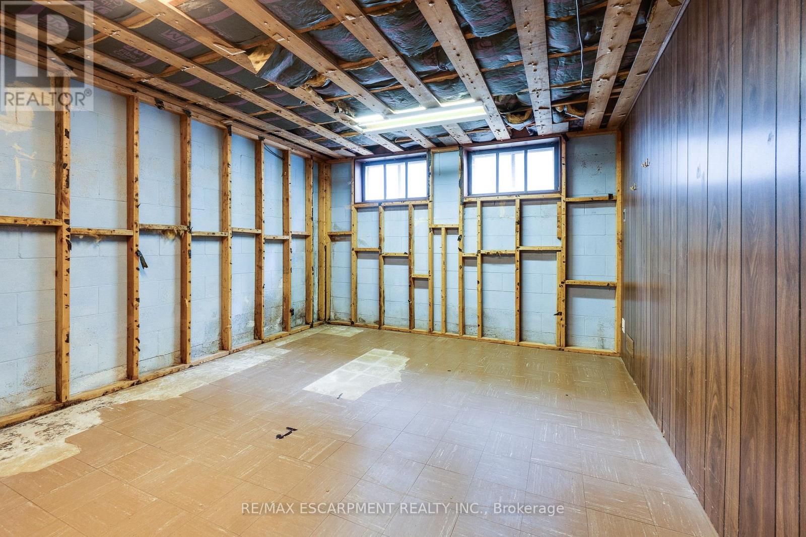 5349 Spruce Avenue, Burlington, Ontario  L7L 1N4 - Photo 28 - W12210556