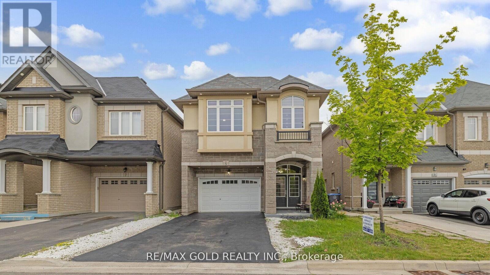 5 Lola Crescent, Brampton, Ontario  L7A 4J7 - Photo 1 - W12210571