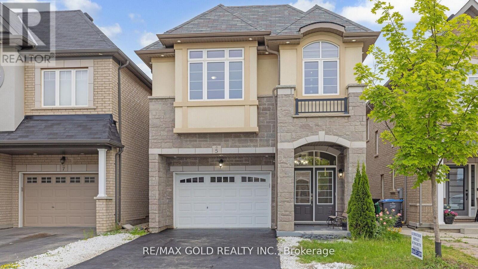 5 Lola Crescent, Brampton, Ontario  L7A 4J7 - Photo 2 - W12210571
