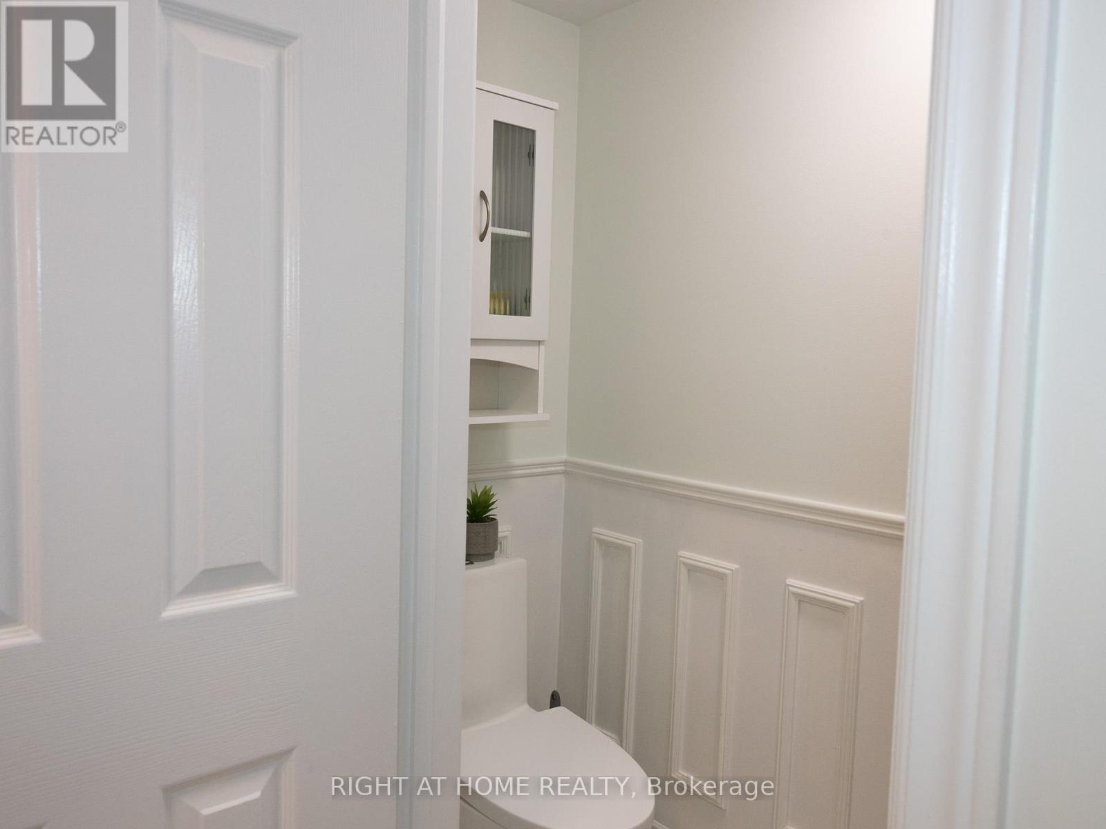 7031 Graydon Court, Mississauga, Ontario  L5N 7H4 - Photo 14 - W12210596