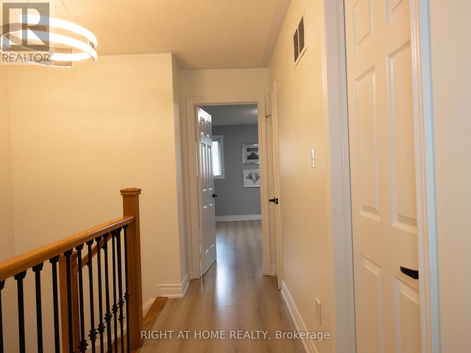 7031 Graydon Court, Mississauga, Ontario  L5N 7H4 - Photo 15 - W12210596