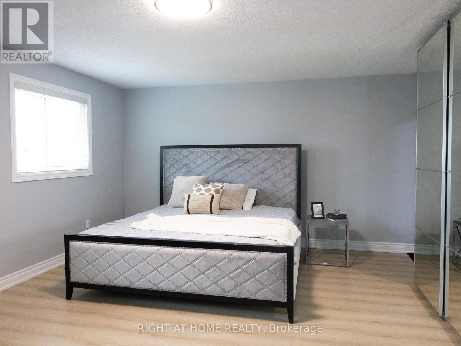 7031 Graydon Court, Mississauga, Ontario  L5N 7H4 - Photo 17 - W12210596