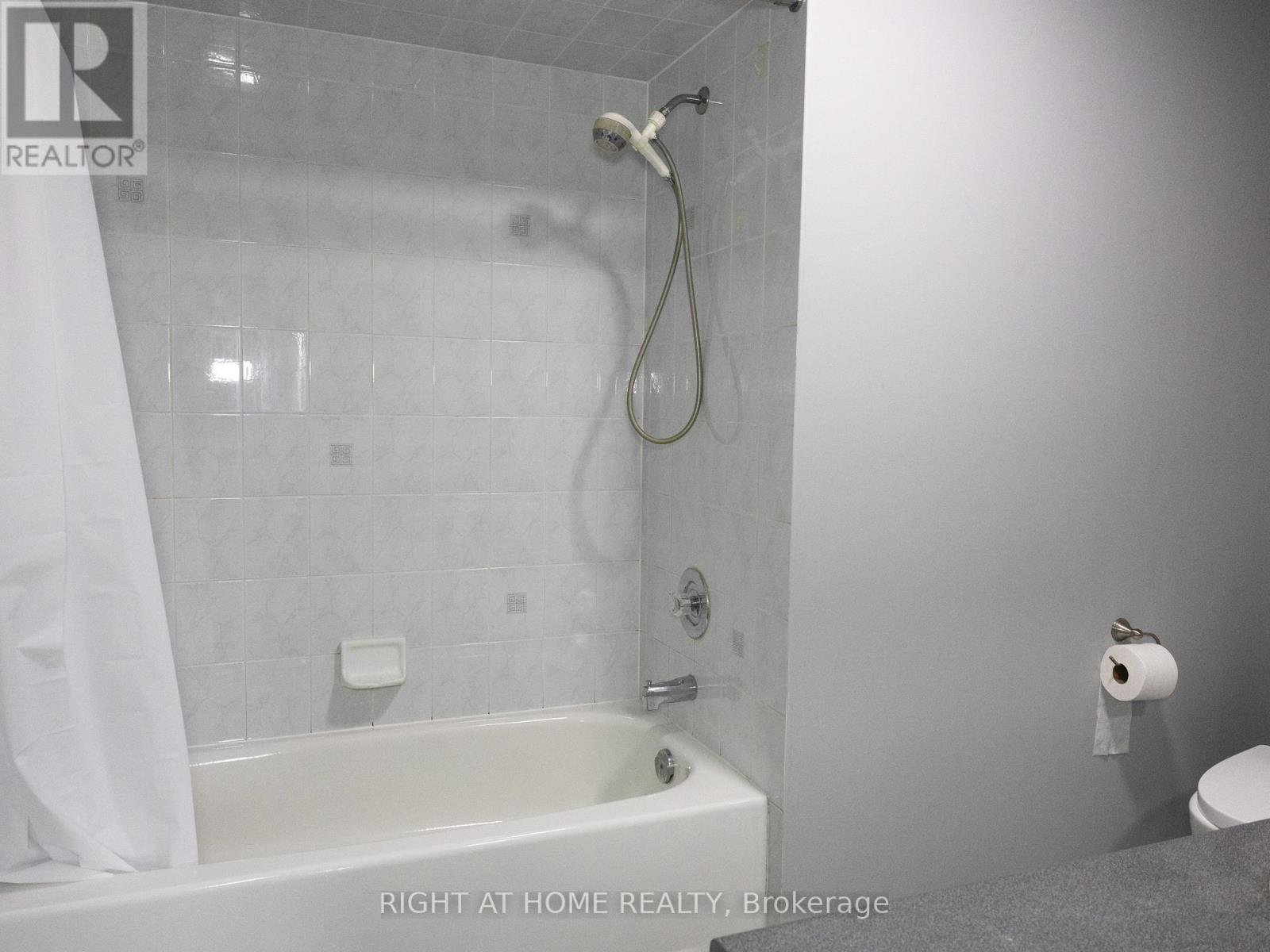 7031 Graydon Court, Mississauga, Ontario  L5N 7H4 - Photo 20 - W12210596