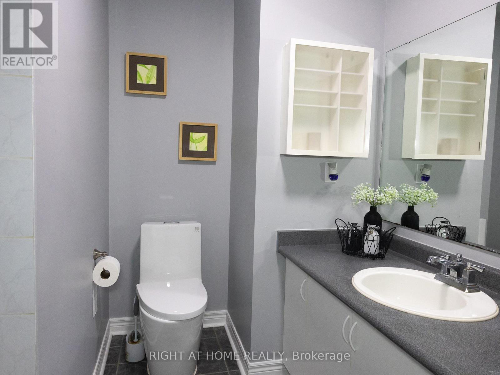 7031 Graydon Court, Mississauga, Ontario  L5N 7H4 - Photo 22 - W12210596