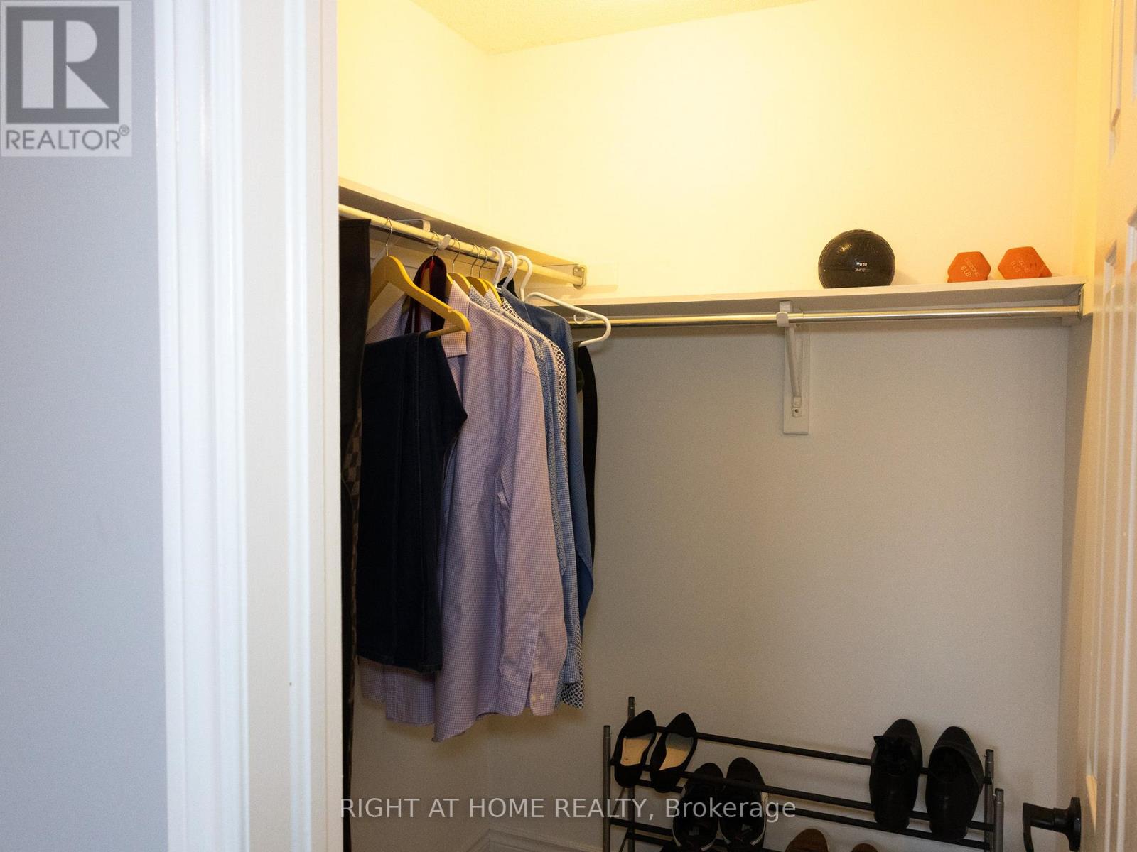 7031 Graydon Court, Mississauga, Ontario  L5N 7H4 - Photo 23 - W12210596