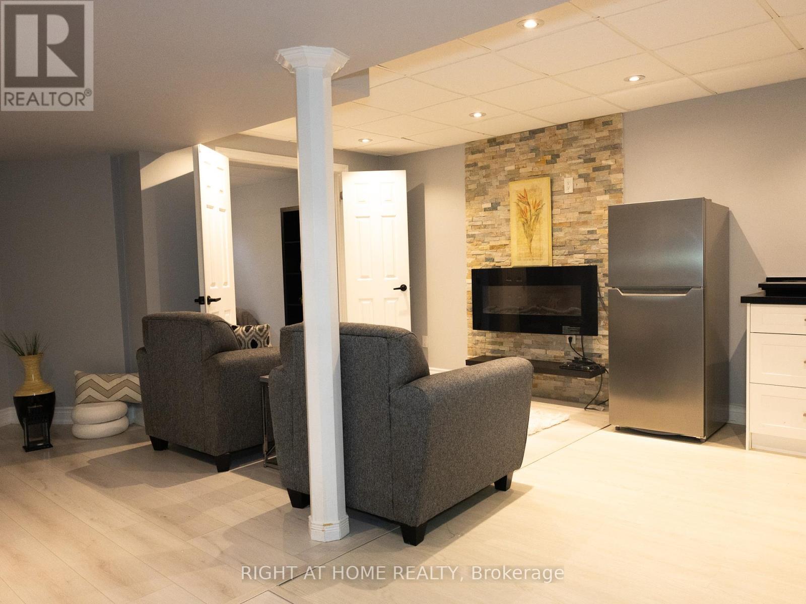 7031 Graydon Court, Mississauga, Ontario  L5N 7H4 - Photo 30 - W12210596