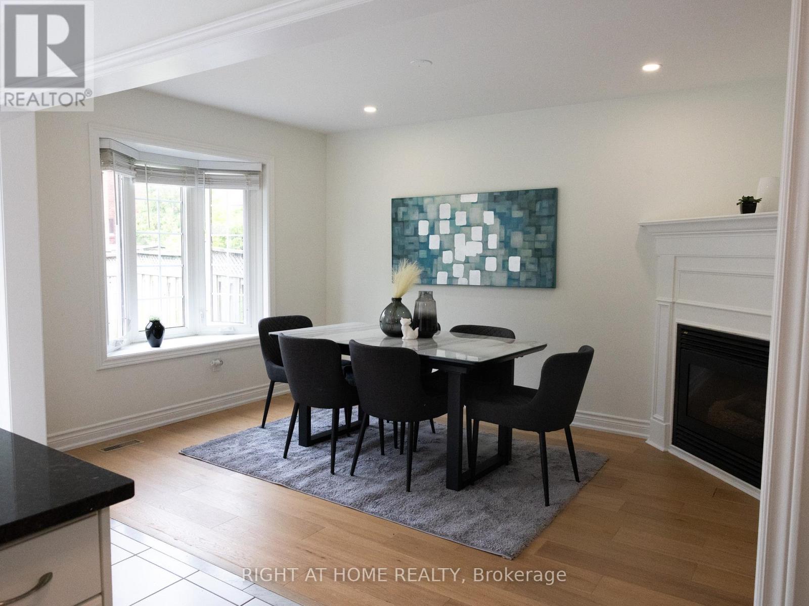 7031 Graydon Court, Mississauga, Ontario  L5N 7H4 - Photo 7 - W12210596