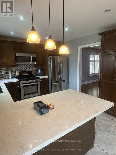 11 Beachville Circle, Brampton, Ontario  L6X 0V4 - Photo 16 - W12210623
