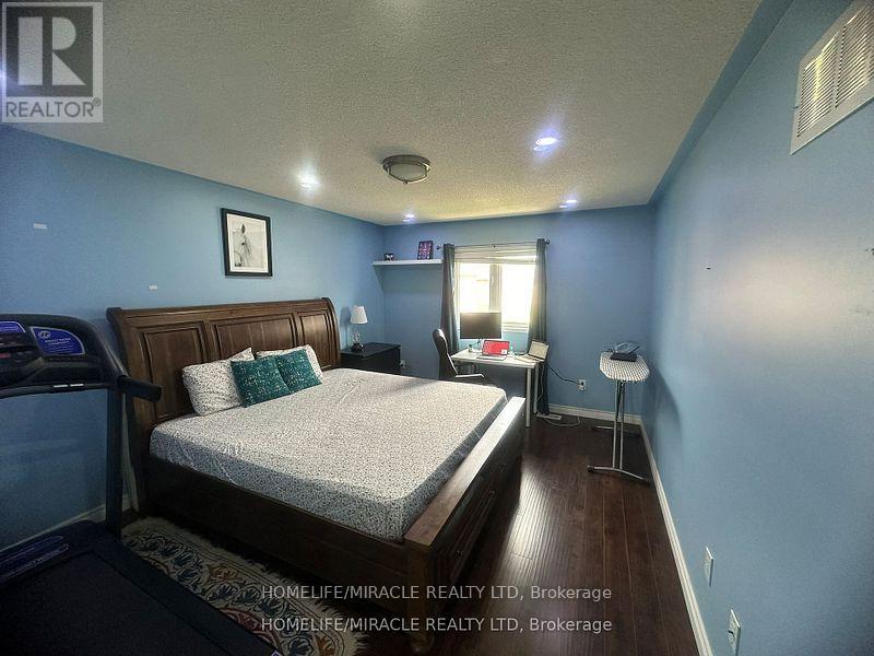11 Beachville Circle, Brampton, Ontario  L6X 0V4 - Photo 36 - W12210623