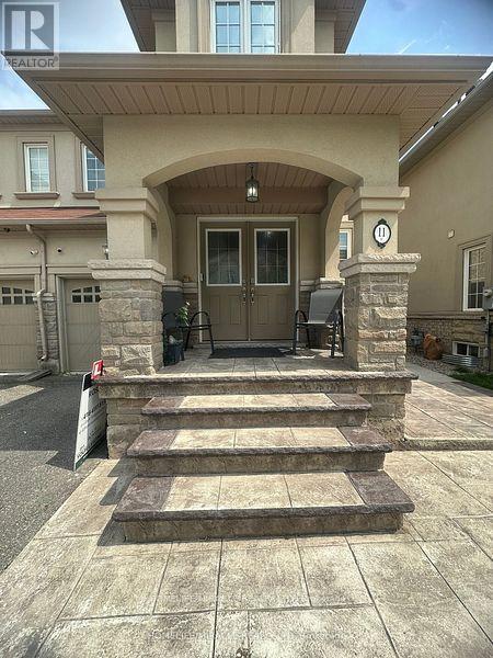 11 Beachville Circle, Brampton, Ontario  L6X 0V4 - Photo 5 - W12210623