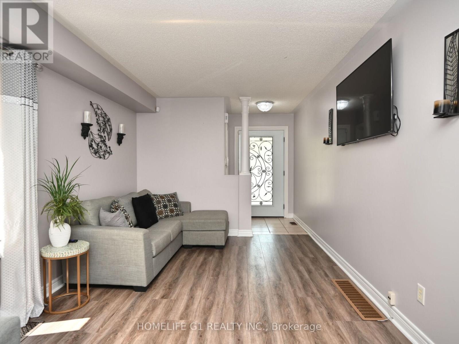 8 Ridgemore Crescent, Brampton, Ontario  L7A 2L6 - Photo 11 - W12210626