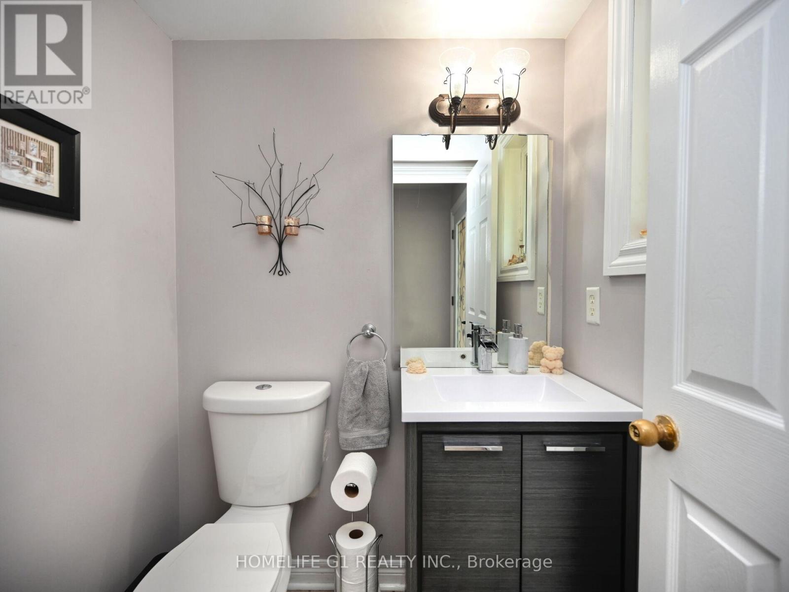 8 Ridgemore Crescent, Brampton, Ontario  L7A 2L6 - Photo 23 - W12210626